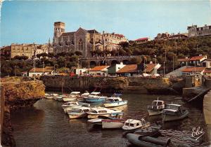 BR8877 Le Port des Pecheurs avec l'Eglise Biarritz   france