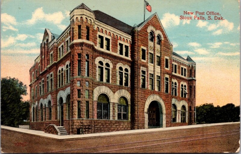 Postcard United States Post Office in Sioux Falls, South Dakota