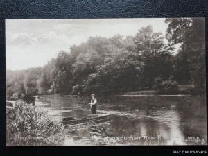 c1909 (Mint) - Mapledurham Reach - showing man in punt