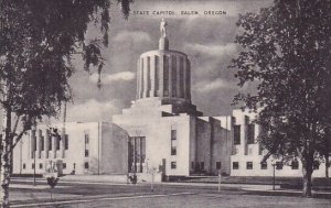 State Capitol At Salem Oregon