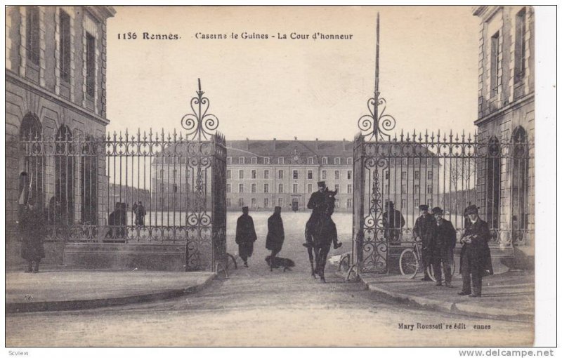 Rennes , France , 00-10s ; Caserne de Guines-La Cour d'honneur