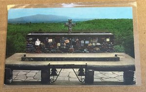UNUSED POSTCARD - ALTAR OF THE NATION, CATHEDRAL OF THE PINES, RINDGE, N. H.