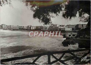 Modern Postcard Biarritz (BSES Pyr) La Grande Plage and the Casino