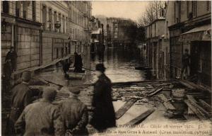CPA PARIS Un coin de la Rue Gros a AUTEUIL INONDATIONS 1910 (605452)