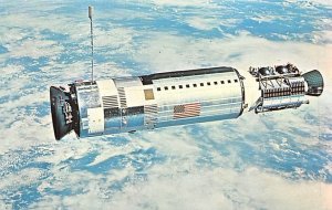 Gemini 12 spacecraft piloted by astronaut Lovell and Aldrin Space Unused 