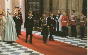 Royalty Postcard - Royal Wedding 1981 - Bridegroom Enters The Cathedral RS21748