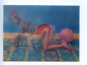 251654 PIN UP NUDE girl w/ ball OLD 3-D lenticular postcard