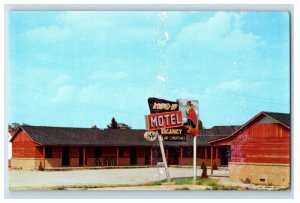 Vintage Round Up Hotel Claremore, Okla. Postcard F125E