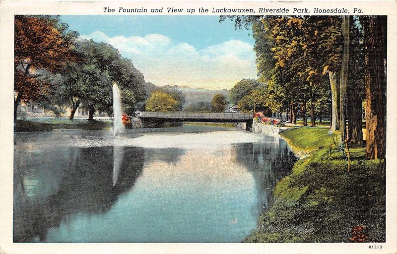 Honesdale Pennsylvania~Riverside Park~Fountain & View up Lackawaxen~1938 Pc