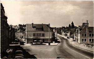 CPA BEAUGENCY La Rue Porte-Dieu et la route nationale (607407)