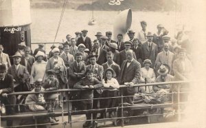 RPPC Ilfracombe Pier, Devon, England Ship Passengers 1920 Vintage Postcard