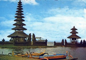 VINTAGE CONTINENTAL SIZE POSTCARD TEMPLE OF BEDUGUL BALI INDONESIA STAMPS!