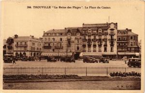 CPA TROUVILLE - La Reine des Plages La Place du Casino (422412)