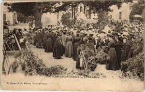 CPA St-GERVAIS-D'Auvergne - La Fete-Dieu (118156)