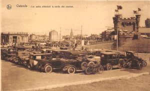 us8271 les autos attendant la sortie des courses ostende belgium car race