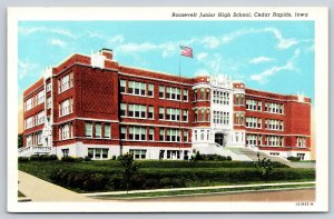 Cedar Rapids Iowa~Roosevelt Junior HS Street View~US Flag~Vintage Linen Postcard