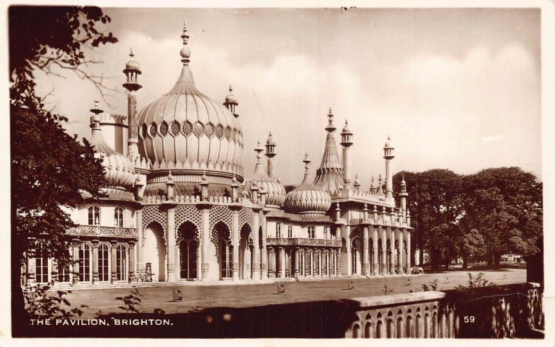 B127 England 1938 The Pavilion Brighton RPPC vintage postcard