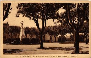 CPA MANOSQUE La Place des Terreaux et le Mon aux Morts (683613)