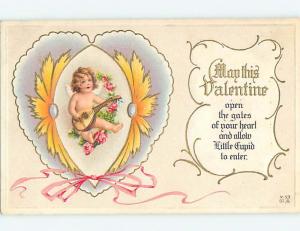 Pre-Linen valentine CUPID PLAYING MUSIC ON A GUITAR HL1692