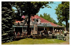 Postcard SHOPS SCENE Salem New Hampshire NH AR3927