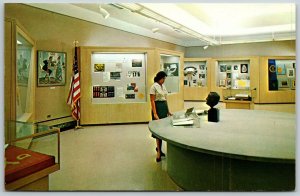 Harry S. Truman Library, Independence, Missouri - Postcard 