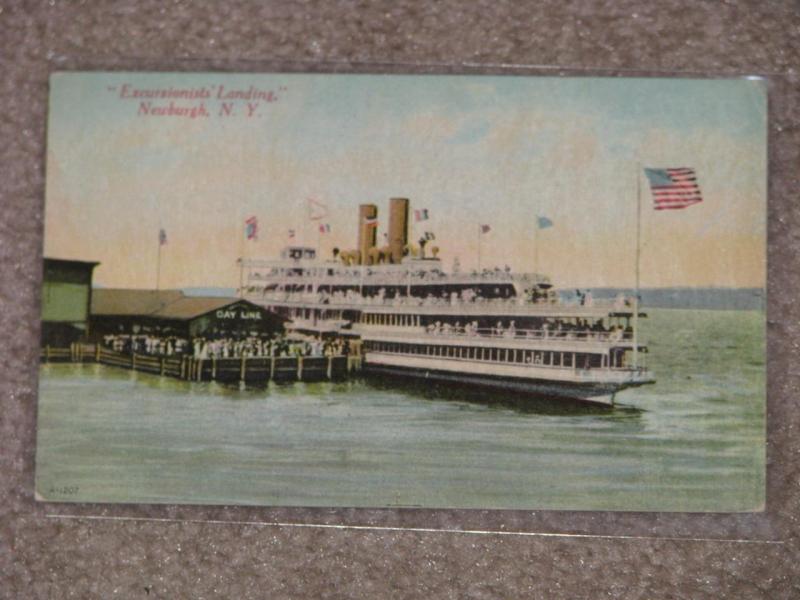 Excursionists Landing, Newburgh, N.Y.,  unused vintage card