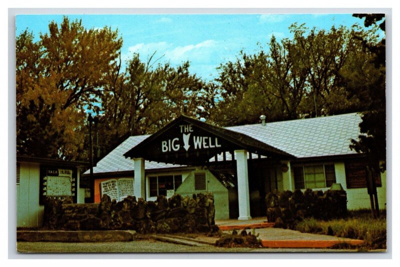 The Big Well Greenburg Kansas KS Chrome Postcard S12