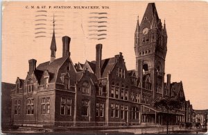 Postcard WI Chicago Milwaukee & St. Paul Train Station Clock Tower 1910 V206