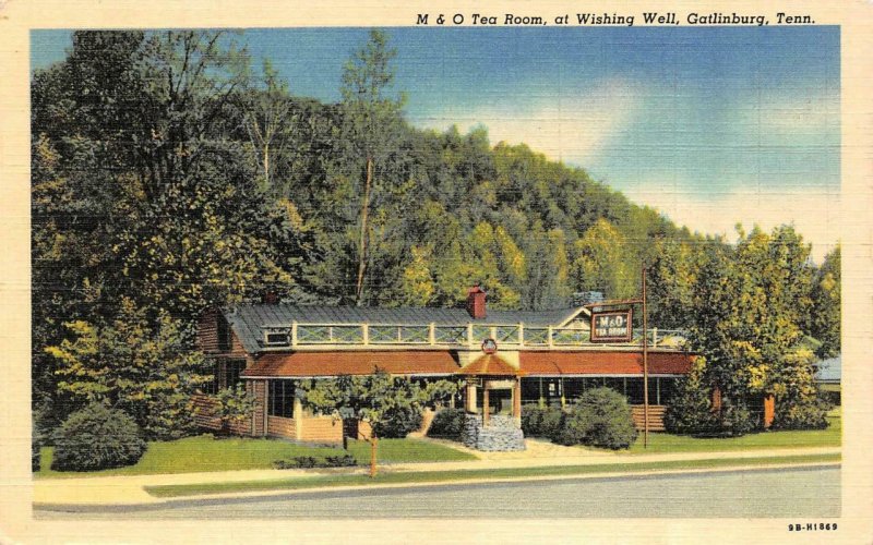 GATLINBURG, TN Tennessee  M & O TEA ROOM at WISHING WELL  Roadside  Postcard