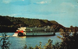 USA Steamboat Delta Queen Madison Indiana Chrome Postcard B92