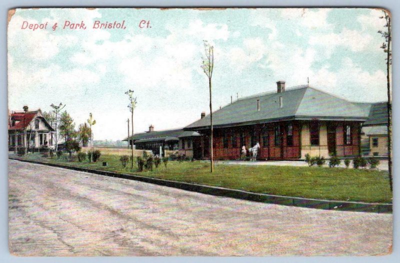 1910's TRAIN DEPOT & PARK*RAILROAD STATION*BRISTOL CONNECTICUT*CT*POSTCARD 