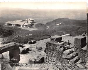 BR39135 Le puy de dome les ruines du temple de mercure et le restaurant france