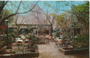 America Postcard - Court of Two Sisters - 613 Royal Street - New Orleans TZ8860