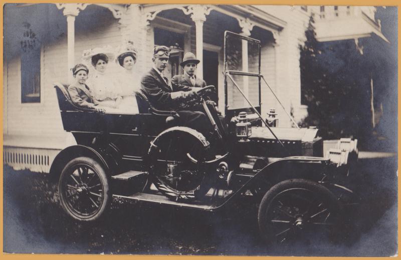RPPC - Family going for ride in 1909 Ford Model T or Maxwell Auto