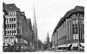 br107167 hamburg monckebergstrasse petriekirche und rathaus germany