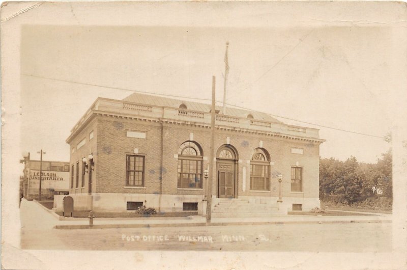 H57/ Willmar Minnesota RPPC Postcard c1910 U.S. Post Office Building 60