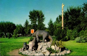 Canada Kelowna Ogopog Park Bears Statue