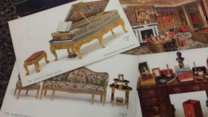 Queens Dolls House Series 2 Tuck Set Of 8 Piano Drawing Room Antique PCs K17726