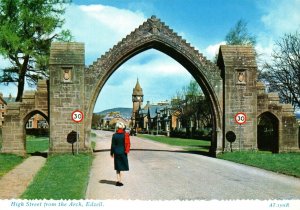 CONTINENTAL SIZE POSTCARD VIEW OF HIGH STREET FROM THE ARCH AT EDZELL ANGUS