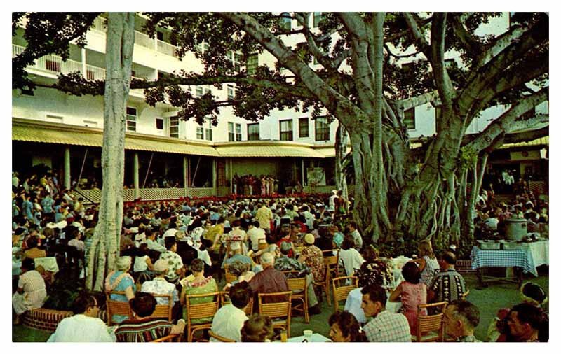 Postcard HOTEL SCENE Honolulu - Waikiki Hawaii HI AR1793