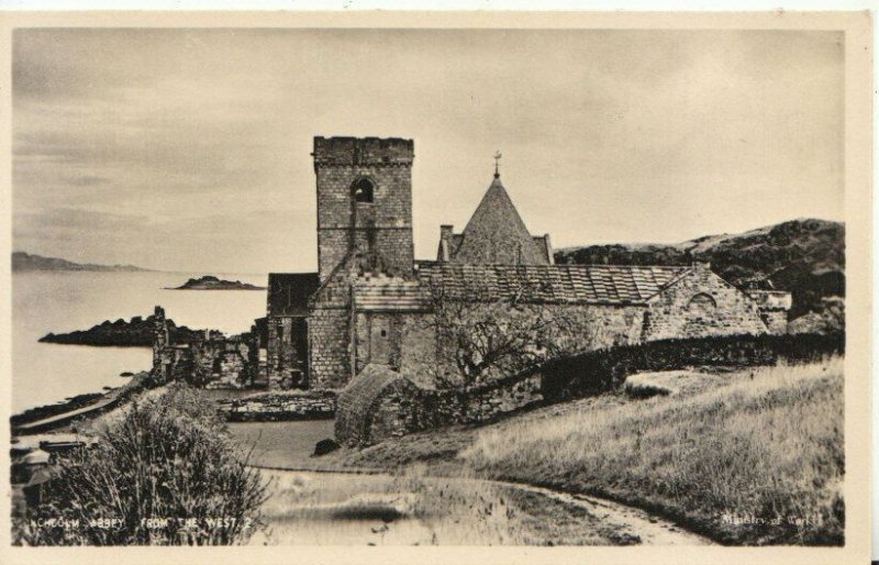 Scotland Postcard - Inchcolm Abbey from The West - Roxburghshire - Ref TZ7142