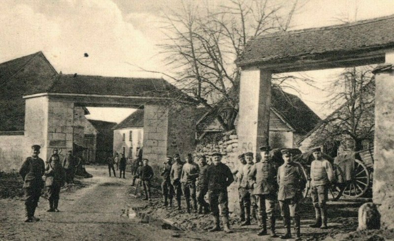 1914-18 WWI German Soldiers at Aizelles, Feldpost Military Markings Postcard P20 