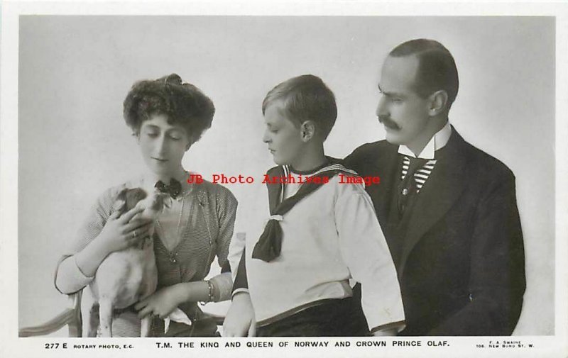 Norwegian Royalty, RPPC, King Haakon VII, Queen Maud, Prince Olaf, Dog