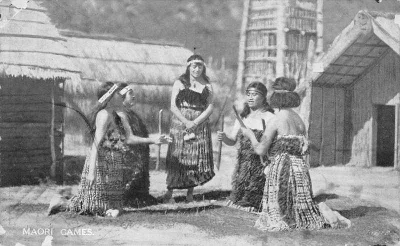 MAORI GAMES NEW ZEALAND POSTCARD (c. 1910)