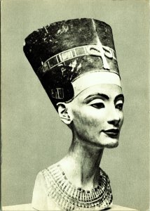 Head of Queen Nefertiti Egyptian sculpture Berlin Museum Postcard