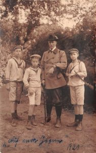 Lot268 hunter and children at hunting real photo rostock