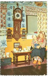  Marken, Dutch woman in traditional costumes at home