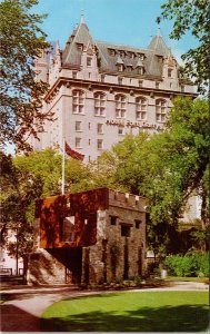 Fort Garry Gate Winnipeg MB Manitoba Fort Garry Hotel Unused Postcard H30