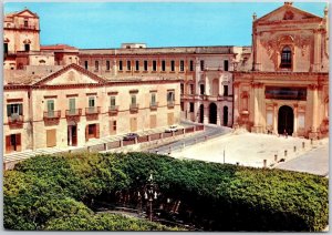 Sicilia Isola Pittoresca Noto Palazzo Vescovile e Chiesa S. Salvatore Postcard