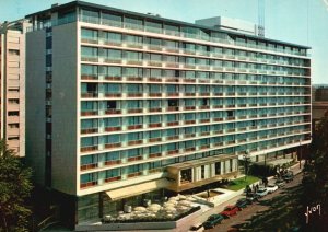 Postcard Couleurs Et Lumiere De France Hotel Hilton Paris France